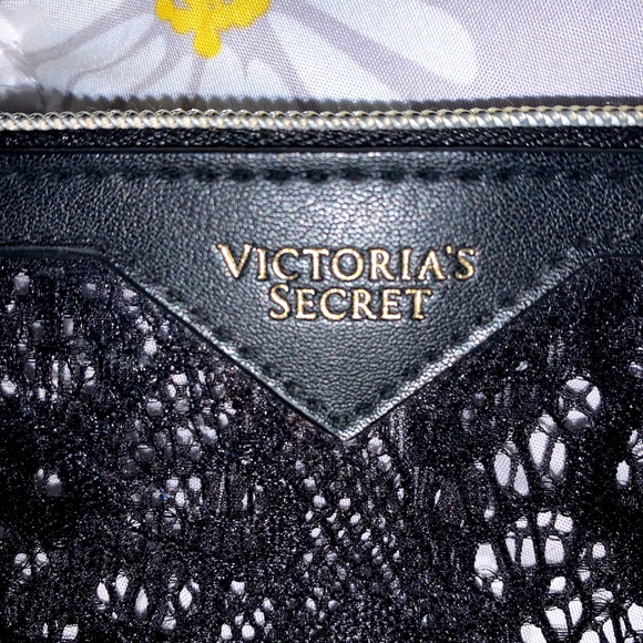 Victoria’s Secret Black Lace Makeup Bag - Picture 2 of 2